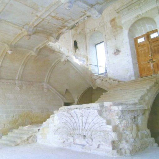 016 AUBAIS CHATEAU ESCALIER